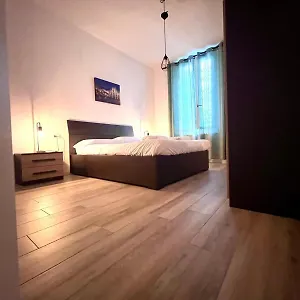 Kibilu - Via Valtellina - Quartiere Isola - Stazione Garibaldi - Monumentale - Vicinanze Brera Appartamento
